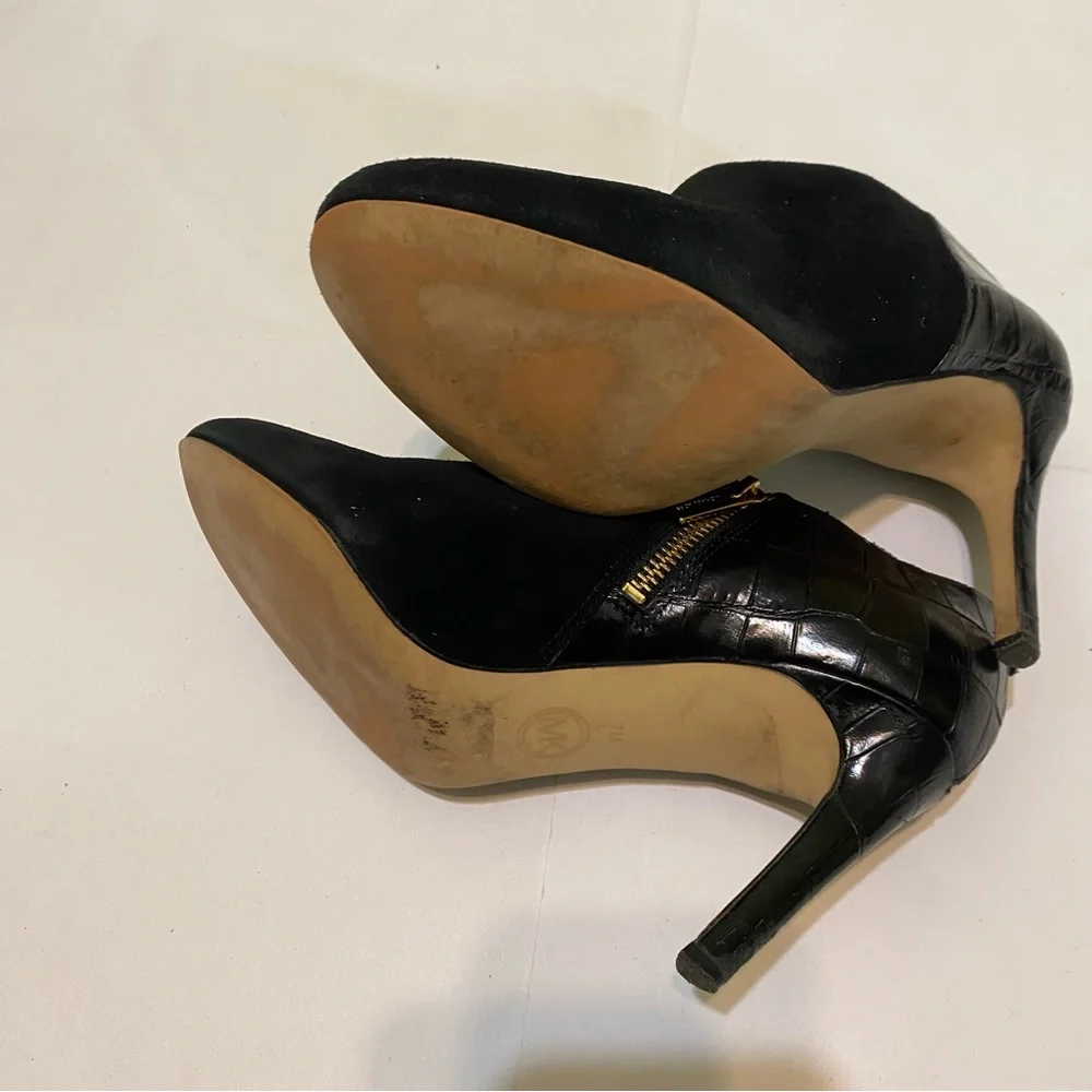 Michaels Koran  Black Suede Ankle Booties with Gold Zipper